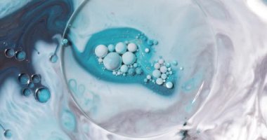 Sıvı boya sıçrama ve girdapla karıştırılmış sanat eserleri.