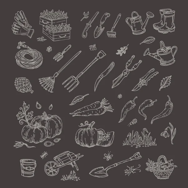 Büyük el yapımı bahçe malzemeleri seti.