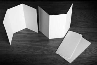 Boş beyaz katlama kağıt afiş