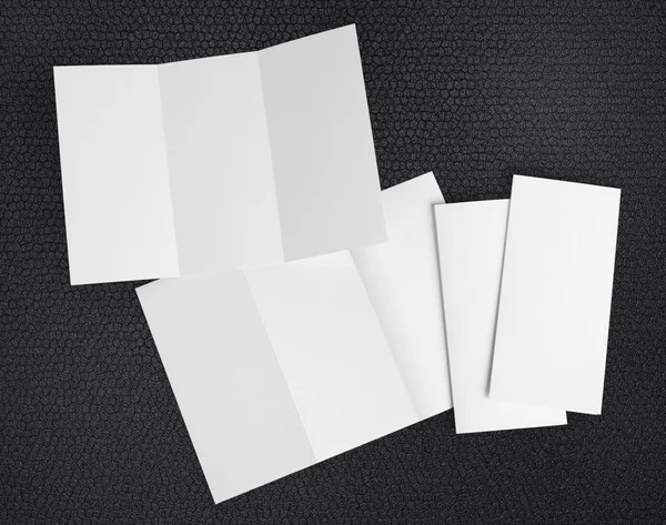 Folheto de papel dobrável branco em branco — Fotografia de Stock