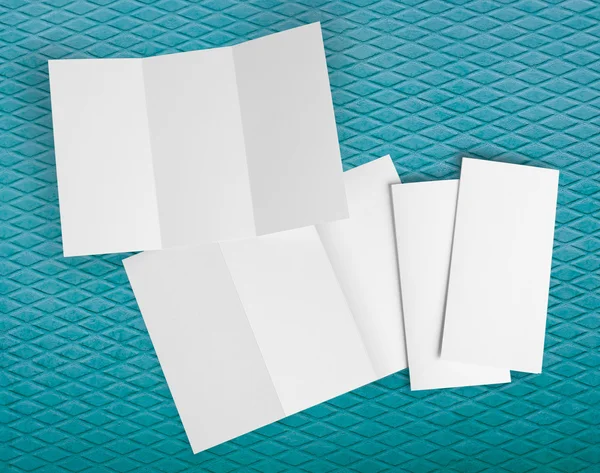 Folleto de papel plegable blanco en blanco —  Fotos de Stock