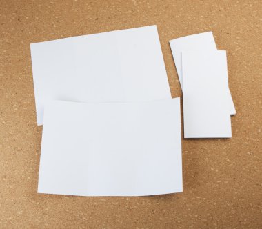 Boş beyaz katlama kağıt afiş