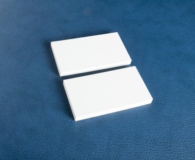 mavi deri arka plan üzerinde boş kartvizit