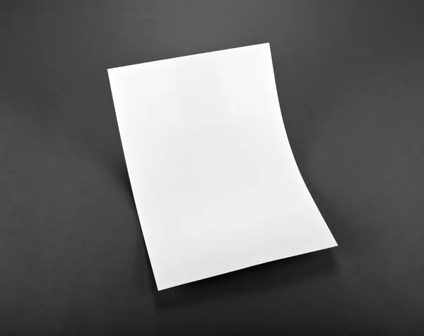Cartaz de folheto em branco em cinza para substituir seu design . — Fotografia de Stock