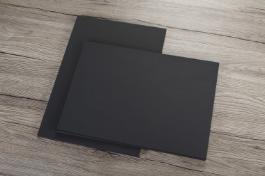 boş afiş poster tasarım yerine ahşap üzerine.