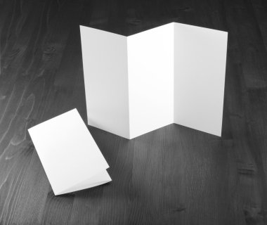 Boş beyaz katlama kağıt afiş