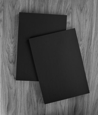 boş afiş poster tasarım yerine ahşap üzerine.