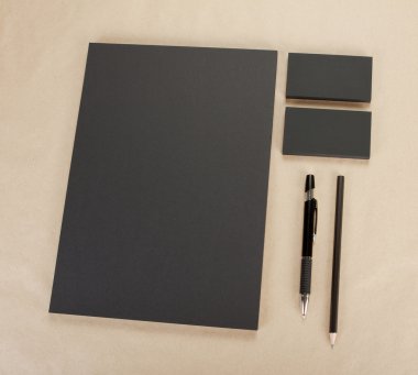 Karton arka plan üzerinde boş ileti örneği. İş CA'dan oluşur