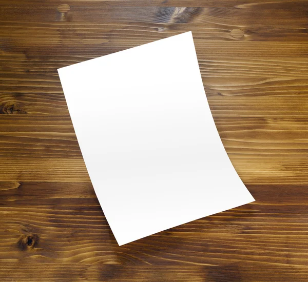 Cartaz de folheto em branco em madeira para substituir o seu design . — Fotografia de Stock