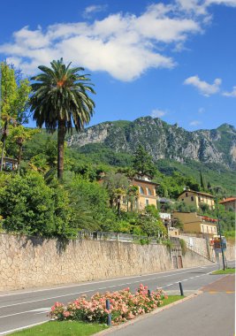 Lakeside yol gardesana, garda Gölü. Akdeniz ita manzara
