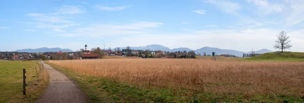 Panoramisch uitzicht op de Beierse Alpen te iffeldorf — Stockfoto