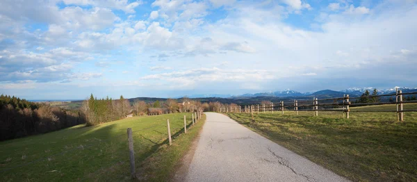 Blick vom Taubenberg, Wanderweg — Stockfoto