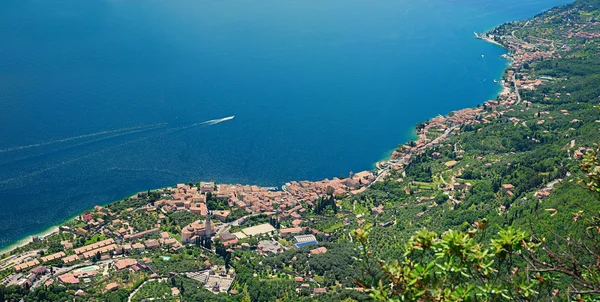 Birds eye view garda lake west coastline — Stock Photo, Image