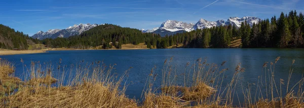 Альпійське озеро Geroldsee в березні — стокове фото