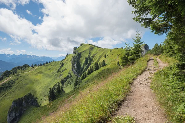 Hiking trail along the mountain crest brauneck, bavaria — Stock Photo, Image