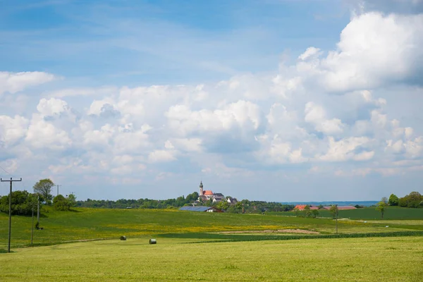 Сельскохозяйственные Зеленые Поля Вокруг Монастыря Andechs Сельский Пейзаж Верхней Баварии — стоковое фото