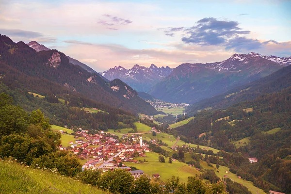 Ochtendstemming Prattigau Alpen Uitzicht Saas Dorp Zwitserse Bergen Zonsopgang Landschap — Stockfoto