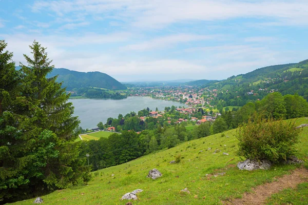 Idyllische Aussicht Vom Höhenweg Zum Schliersee Und Ferienort Oberbayerische Landschaft — Stockfoto