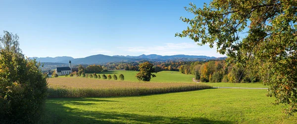 Berömd Pilgrimsfärd Kapell Wilparting Utsikt Från Salzburg Motorvägen Bayerska Höstlandskapet — Stockfoto