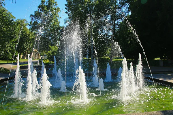 Міський Парк Schlossgarten Stuttgart Фонтаном Води Влітку — стокове фото