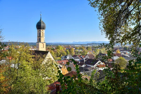 Kostel Ondřeje Lázeňské Město Wolfratshausen Idylický Pohled Kopce Bavorské Alpy — Stock fotografie