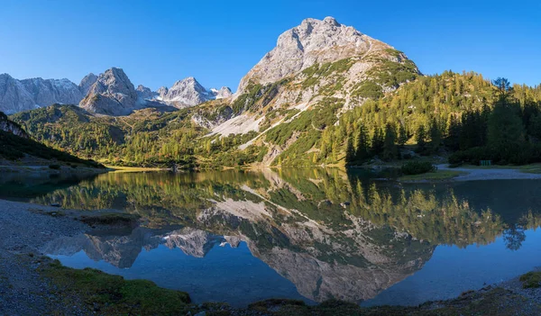 Morning Scenery Lake Seebensee Landscape Reflecting Mountain Range Water Popular — Stock Photo, Image