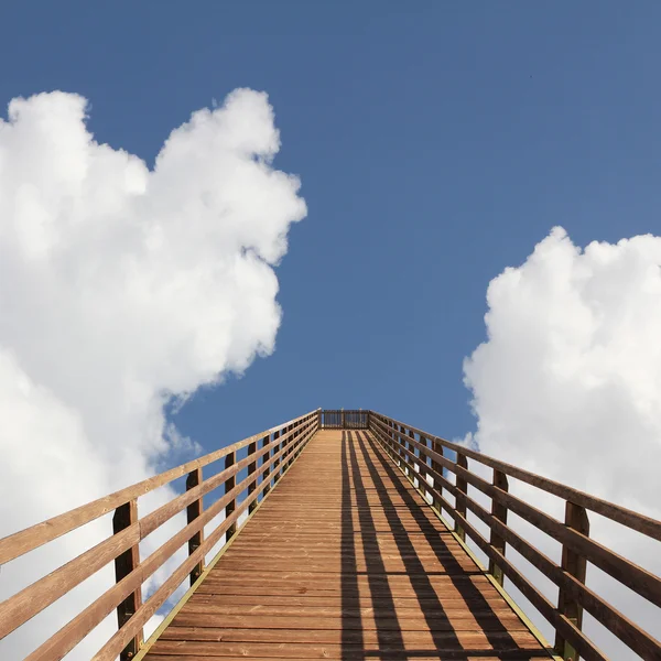 Ponte para o céu — Fotografia de Stock