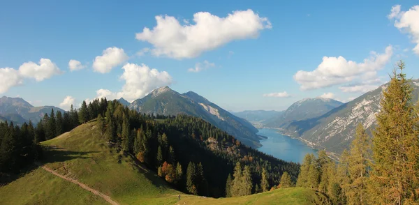 Picturesque autumnal landscape and view to achensee, austria — Stock Photo, Image