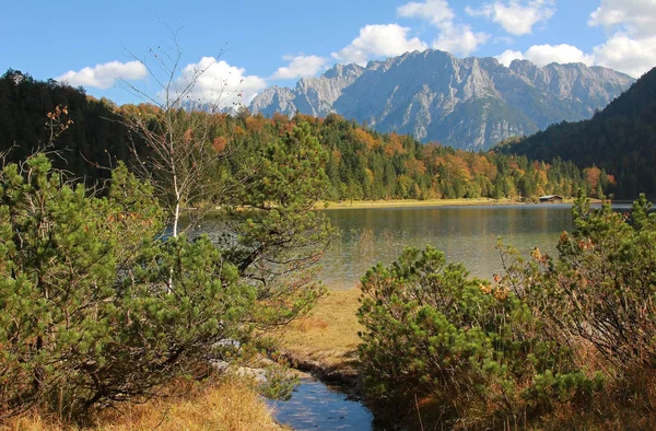 Lago ferchensee y karwendel alpes, hermoso paisaje alemán —  Fotos de Stock
