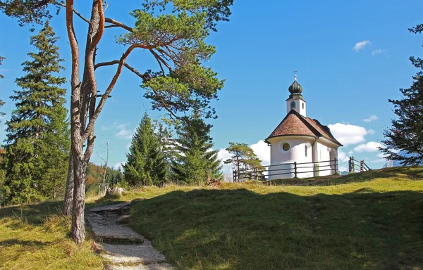 Idyllic chapel in the alps — Stock Photo, Image