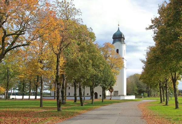 Wallfahrtskirche im Herbst — Stockfoto