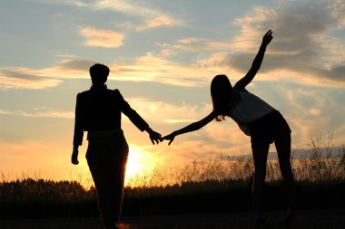 genç kız açık havada