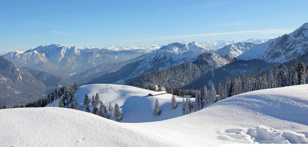 Snön täckte alpina vinter landskap Bayern — Stockfoto