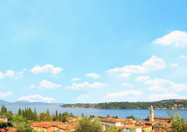 Salo village and garda lake, blue sky background — Stock Photo, Image