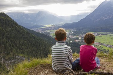 Hiking çocuklarla - loisach Vadisi'ne görüntülemek