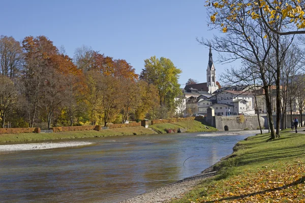 Rzeki Izary i starego miasta bad Tölz — Zdjęcie stockowe