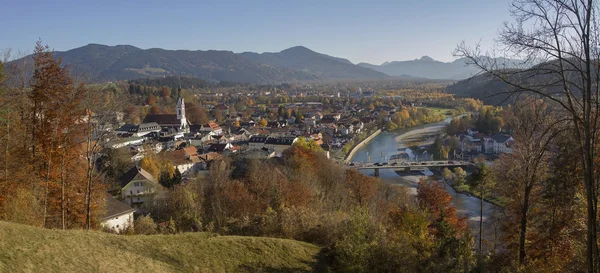Pohled z vrchu Kalvárie lázeňské město bad tolz podzim — Stock fotografie