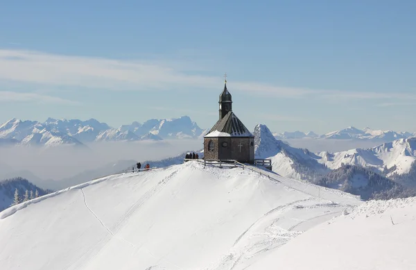 Wallberg szczyt góry z kaplicy w zimie — Zdjęcie stockowe