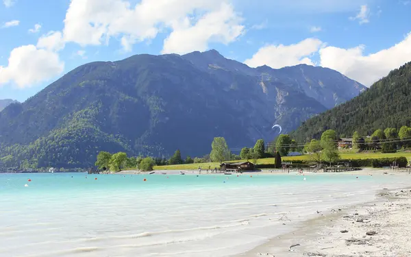 Beautiful lake achensee with turquoise water — Stock Photo, Image