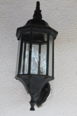 Siyah eski bir fener izole edilmiş..