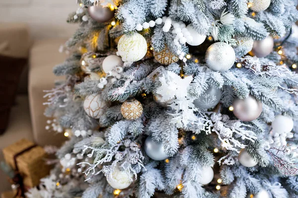 Close up Christmas tree decorated. No people. Home comfort of modern house. — Stock Photo, Image