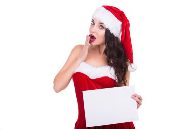 Kadın kırmızı yılbaşı elbise ve şapka tutan bir boş billboard, beyaz arka plan, boşaltmak izole,