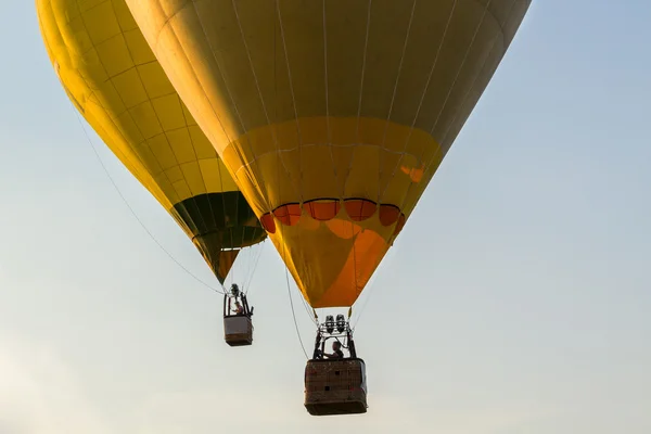 清晨的彩色热气球 — 图库照片