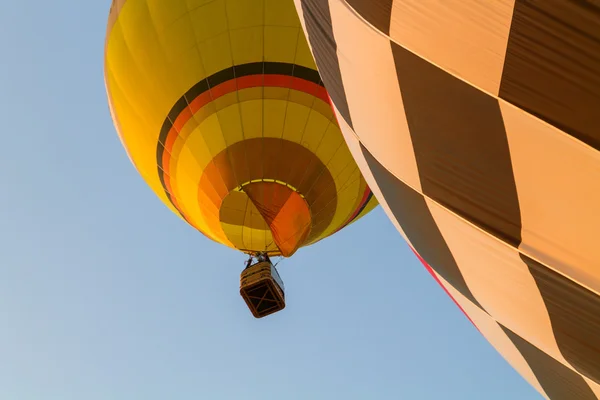 Πολύχρωμο αερόστατο το πρωί — Φωτογραφία Αρχείου
