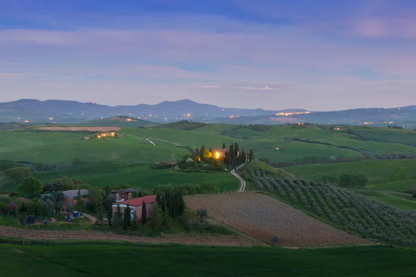 Tipikus Tuscany táj tavasz — Stock Fotó