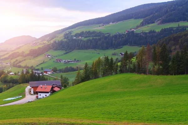 Typische berglandschap van de Dolomieten — Stockfoto