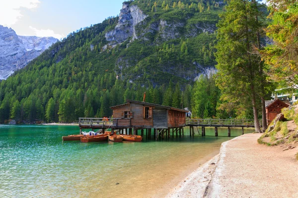 Lago Braies en los Dolomitas — Foto de Stock