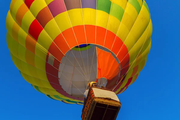 清晨的彩色热气球 — 图库照片
