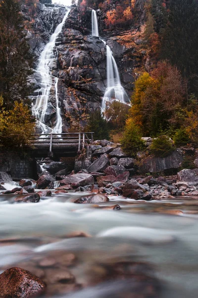 Saent Waterfall Beautiful Rocky Settin — Stock Photo, Image