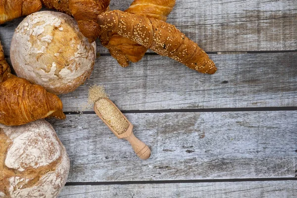 Pâtisseries Pains Frais Savoureux Sur Fond Motif Pierre Sombre — Photo